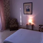 Chris & شقة