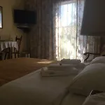 Chris & شقة