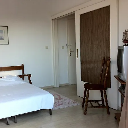 Apartament Chris & Lechaio