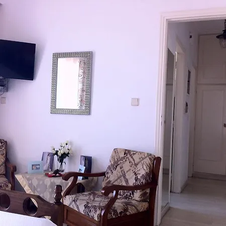 Chris & Apartament