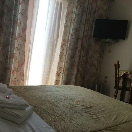 Chris & Apartament Lechaio