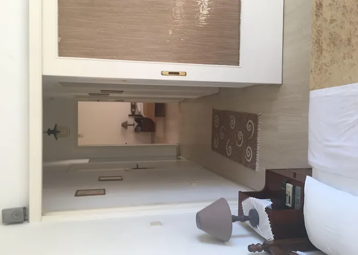 Chris & Lejlighed Lechaio